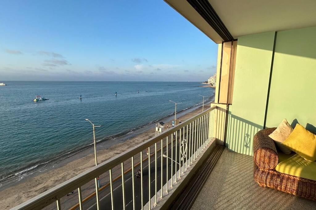Beachfront In Malecom Apartment *