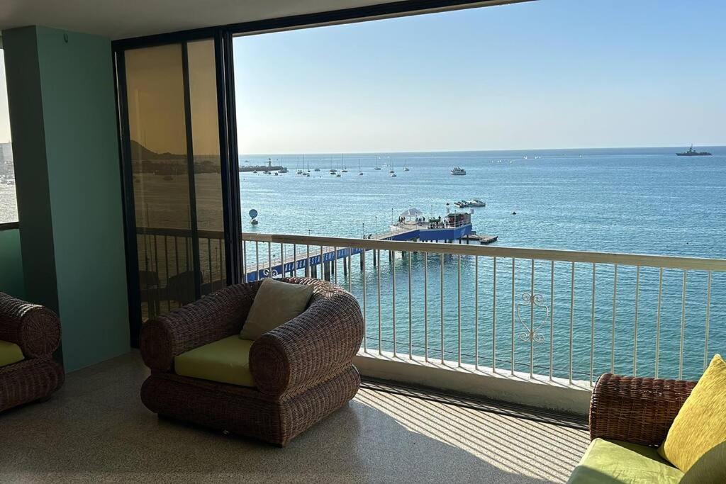 Apartment Beachfront In Malecom Salinas (Santa Elena)